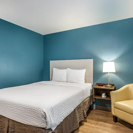 Woodspring Suites Chicago Addison
