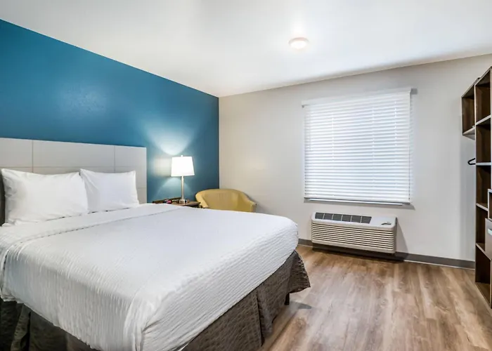 Woodspring Chicago Hotel Addison